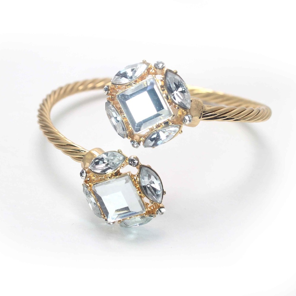 Fashion crystal adjustable cuff